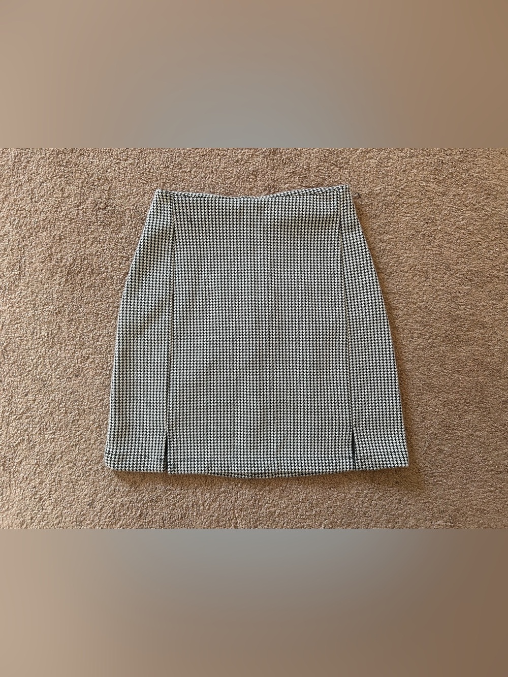 Brandy Melville Black and White Houndstooth Pencil Skirt